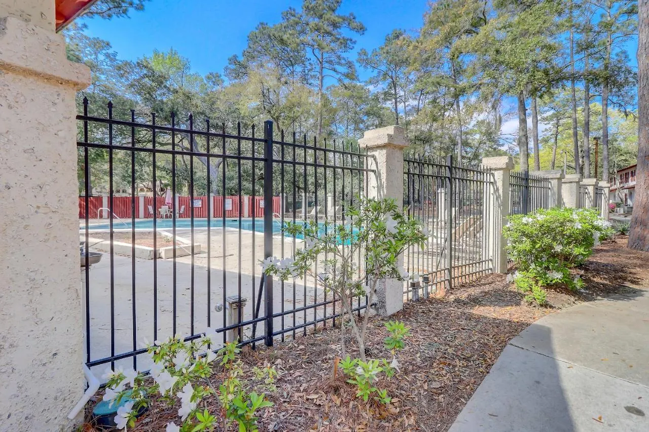 #111 Elaborate Condo Ideal Location 2Brm/2 Parking Hilton Head Island